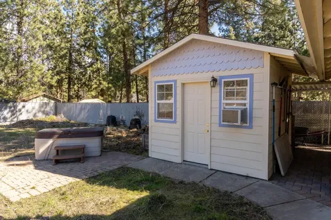 19610 Poplar Street Bend OR 97702