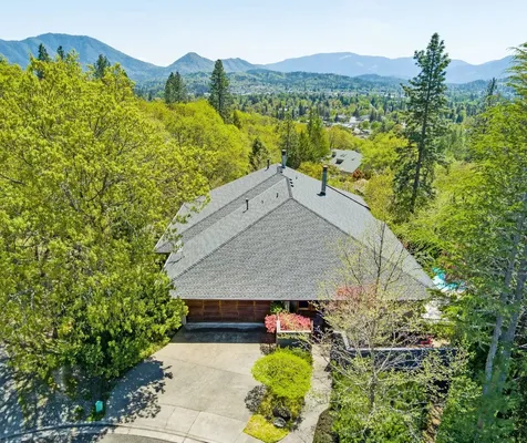 1630 NW Olmar Drive Grants Pass OR 97526