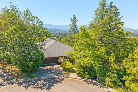 1630 NW Olmar Drive Grants Pass OR 97526