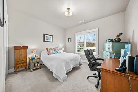 114 Connecticut Court Medford OR 97504