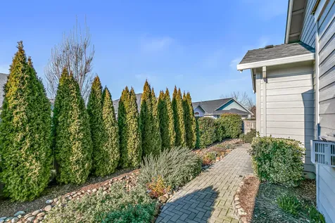 114 Connecticut Court Medford OR 97504