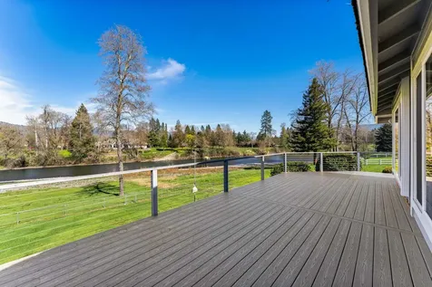 274 Parkhill Place Grants Pass OR 97527