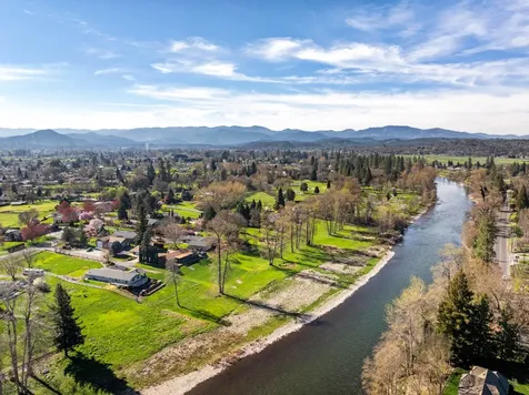 274 Parkhill Place Grants Pass OR 97527