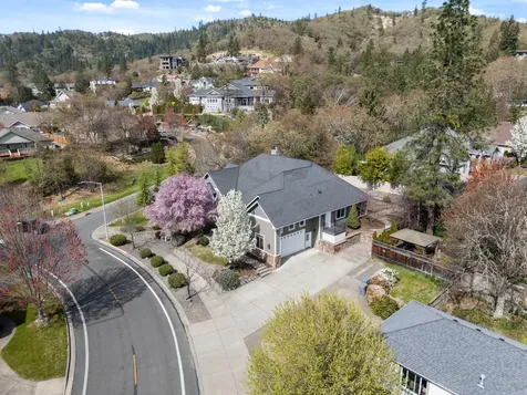 1868 NW F Street Grants Pass OR 97526