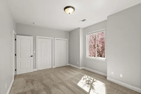 1868 NW F Street Grants Pass OR 97526