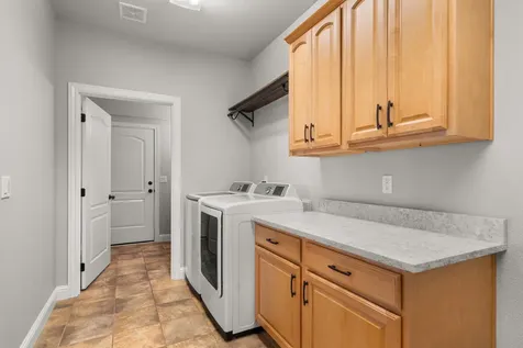 1868 NW F Street Grants Pass OR 97526