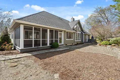 1868 NW F Street Grants Pass OR 97526
