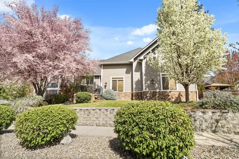 1868 NW F Street Grants Pass OR 97526