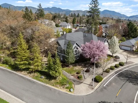 1868 NW F Street Grants Pass OR 97526