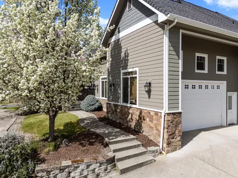 1868 NW F Street Grants Pass OR 97526
