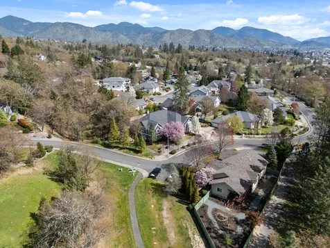 1868 NW F Street Grants Pass OR 97526