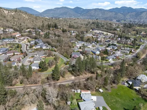 1868 NW F Street Grants Pass OR 97526
