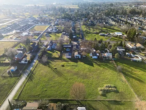 2361 Kings Highway Medford OR 97501