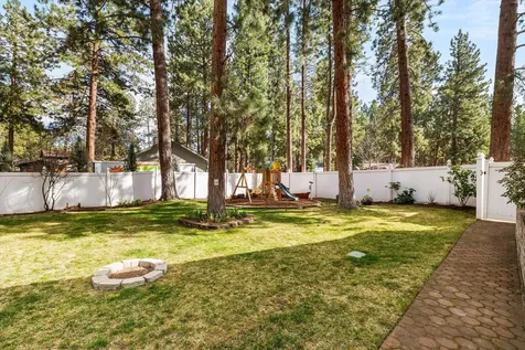 19628 Poplar Street Bend OR 97702