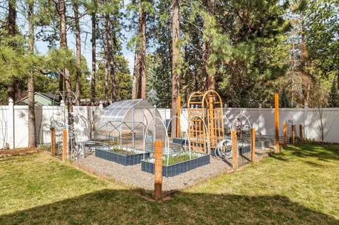 19628 Poplar Street Bend OR 97702