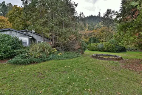 3251 Rogue River Highway Grants Pass OR 97527