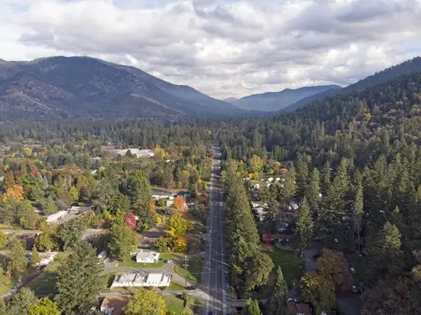 3251 Rogue River Highway Grants Pass OR 97527