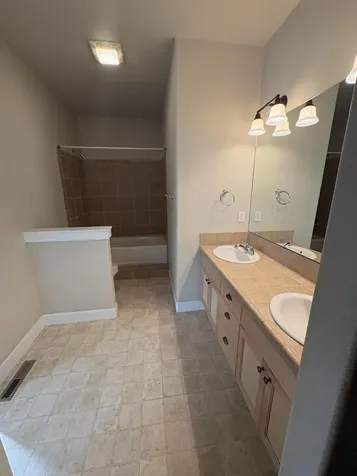 1642 NW Hemlock Avenue Redmond OR 97756