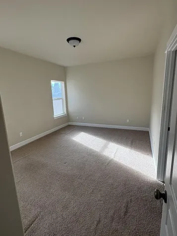 1642 NW Hemlock Avenue Redmond OR 97756