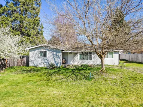 1981 Regina Way Grants Pass OR 97527
