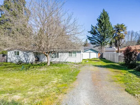 1981 Regina Way Grants Pass OR 97527