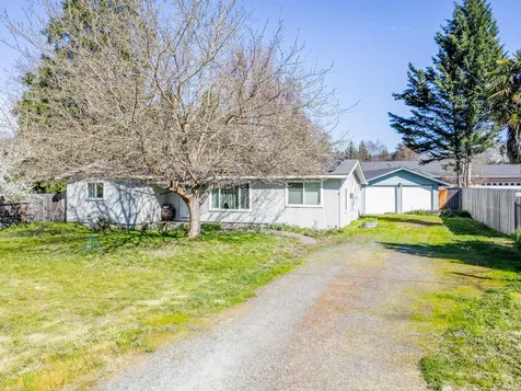 1981 Regina Way Grants Pass OR 97527