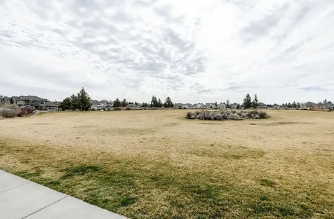 3137 NE Flagstone Avenue Bend OR 97701