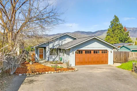 239 E Hersey Street Ashland OR 97520