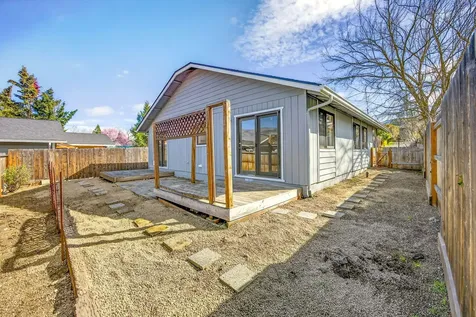 239 E Hersey Street Ashland OR 97520