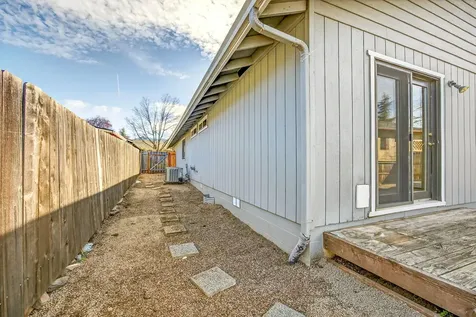 239 E Hersey Street Ashland OR 97520