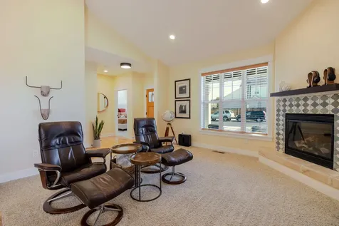 1833 NW Larch Avenue Redmond OR 97756