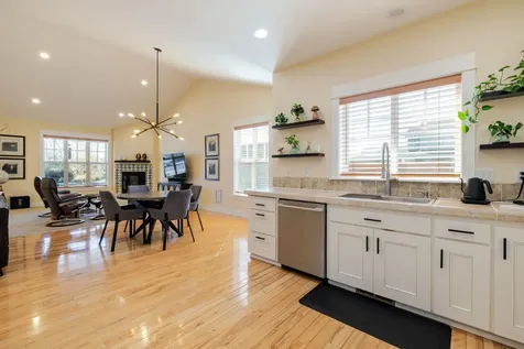 1833 NW Larch Avenue Redmond OR 97756