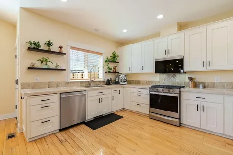 1833 NW Larch Avenue Redmond OR 97756