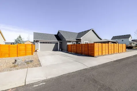1833 NW Larch Avenue Redmond OR 97756