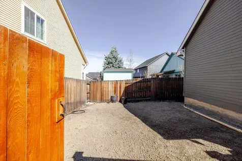 1833 NW Larch Avenue Redmond OR 97756