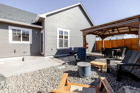 1833 NW Larch Avenue Redmond OR 97756