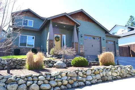 915 NW Bishop Street Grants Pass OR 97526