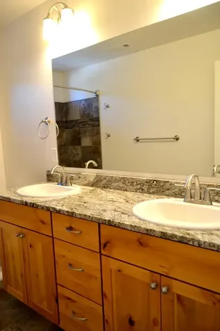915 NW Bishop Street Grants Pass OR 97526
