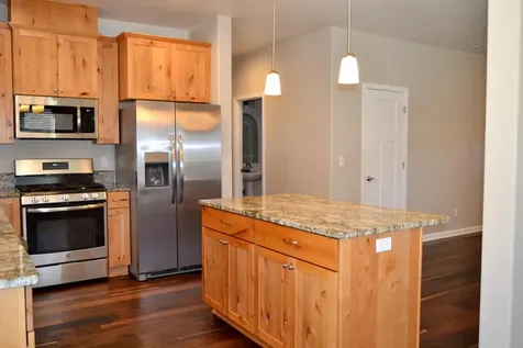 915 NW Bishop Street Grants Pass OR 97526