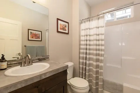 1572 NW Kingwood Avenue Redmond OR 97756