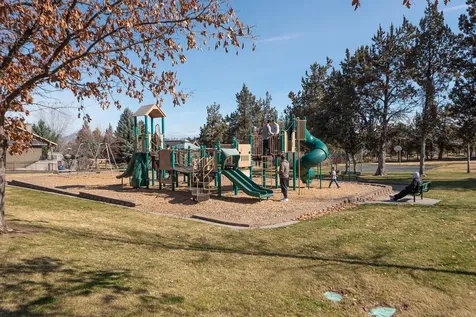 1572 NW Kingwood Avenue Redmond OR 97756
