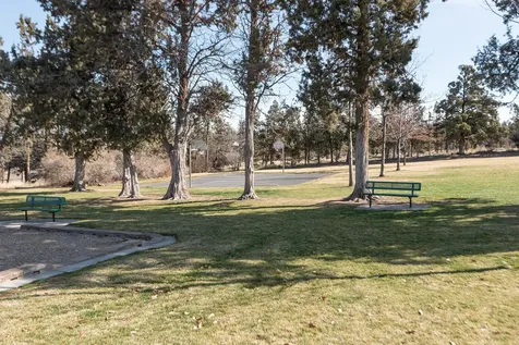 1572 NW Kingwood Avenue Redmond OR 97756