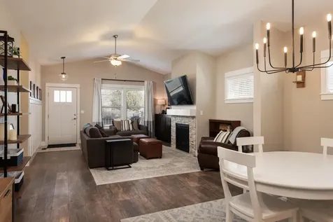 1572 NW Kingwood Avenue Redmond OR 97756