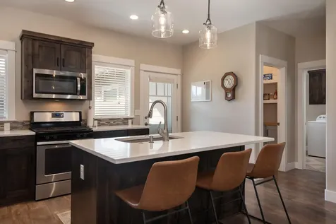 1572 NW Kingwood Avenue Redmond OR 97756