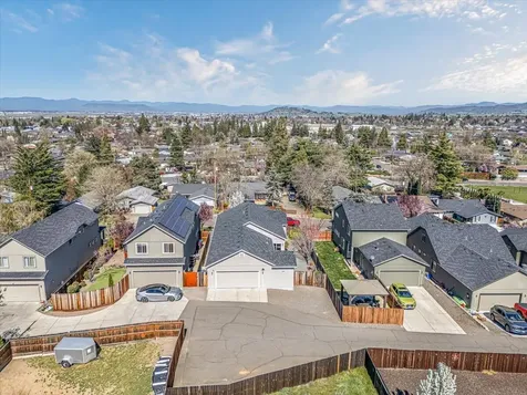 2264 College Way Medford OR 97504