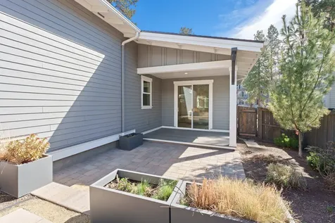 2424 NW Crossing Drive Bend OR 97703