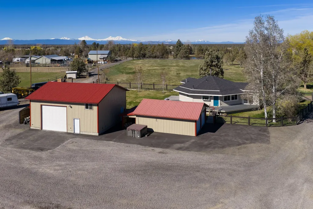 4074 SW Reif Road Powell Butte OR 97753