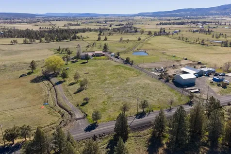 4074 SW Reif Road Powell Butte OR 97753