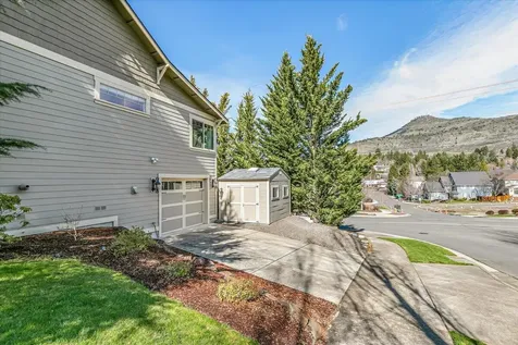 4575 Hathaway Drive Medford OR 97504