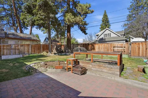 1424 NW Albany Avenue Bend OR 97703